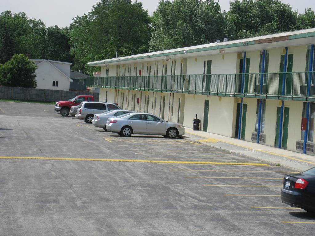 Regency Inn Of Naperville Exterior photo