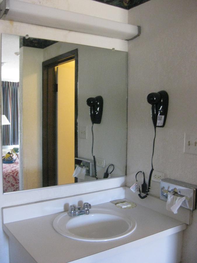 Regency Inn Of Naperville Exterior photo