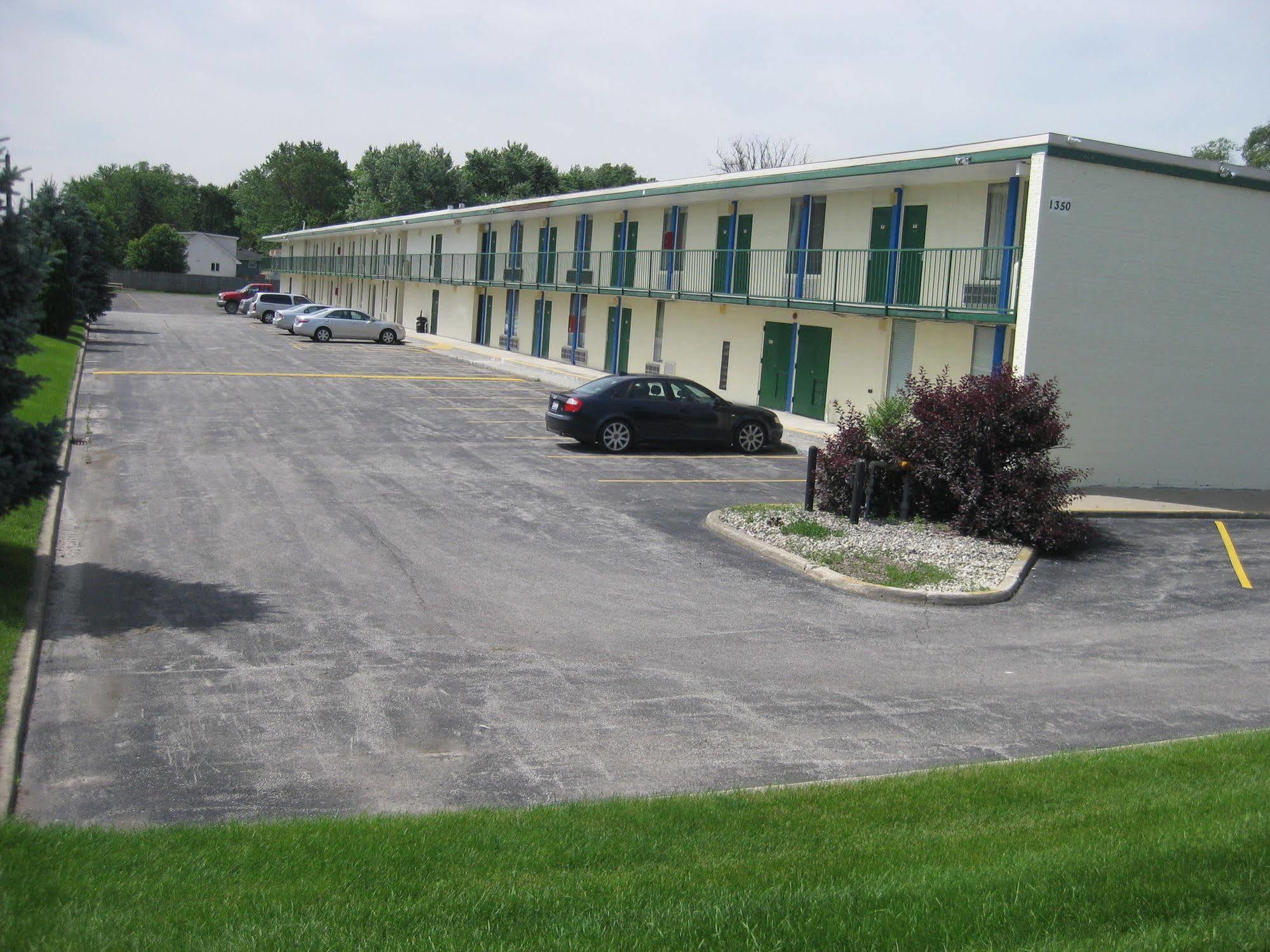 Regency Inn Of Naperville Exterior photo