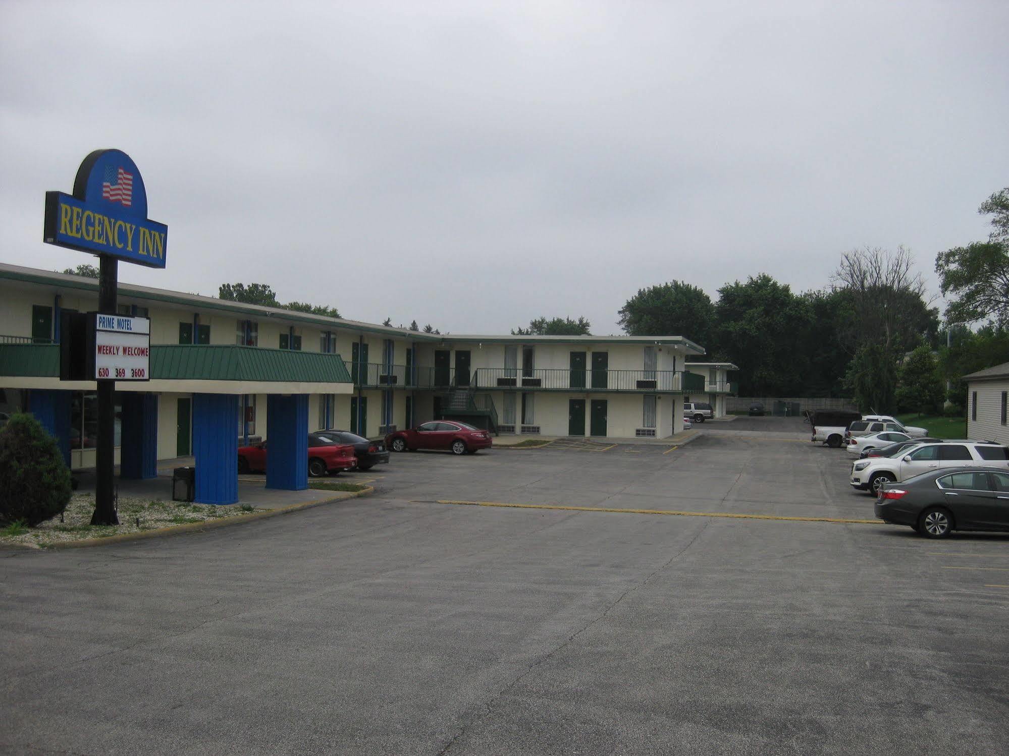 Regency Inn Of Naperville Exterior photo