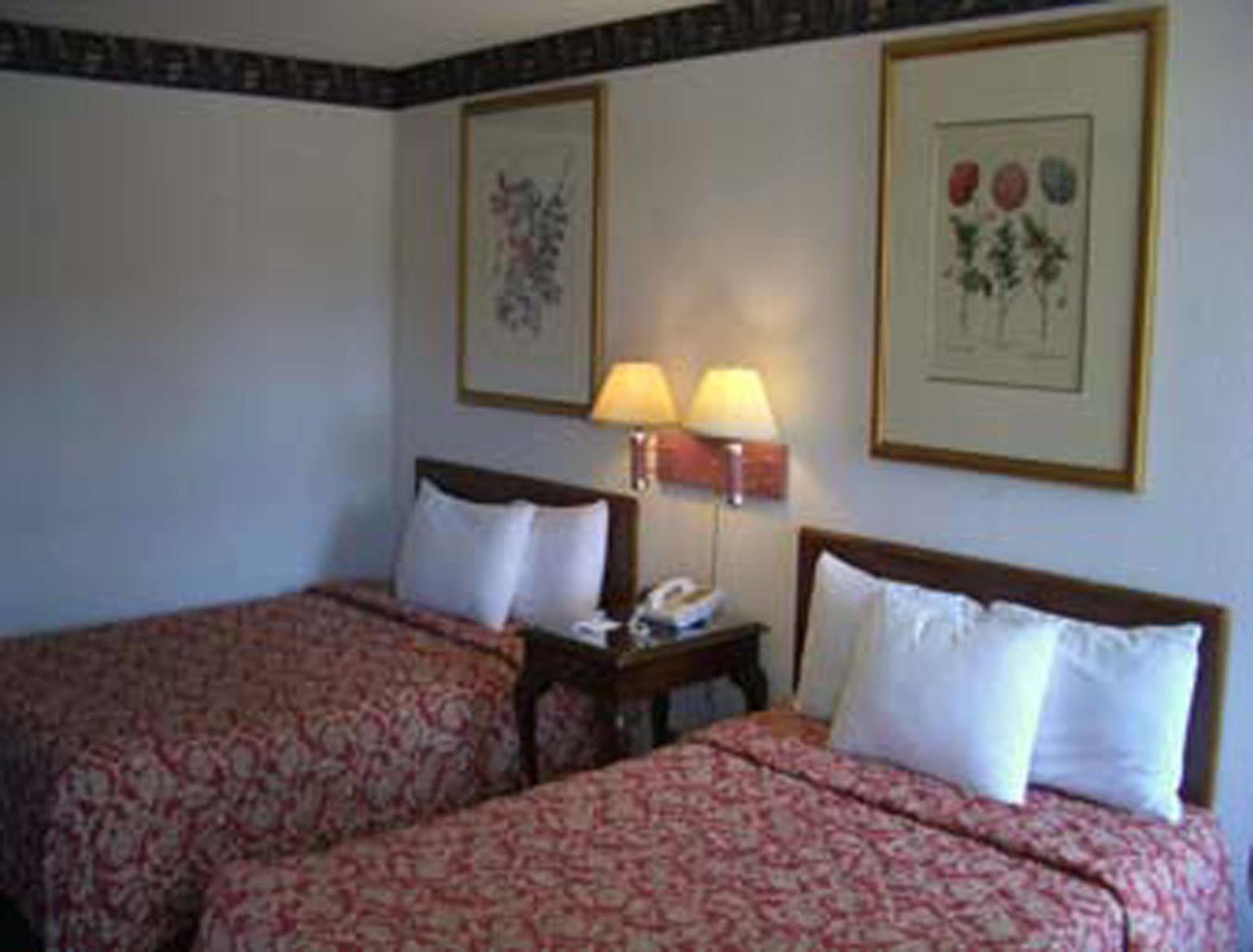Regency Inn Of Naperville Exterior photo
