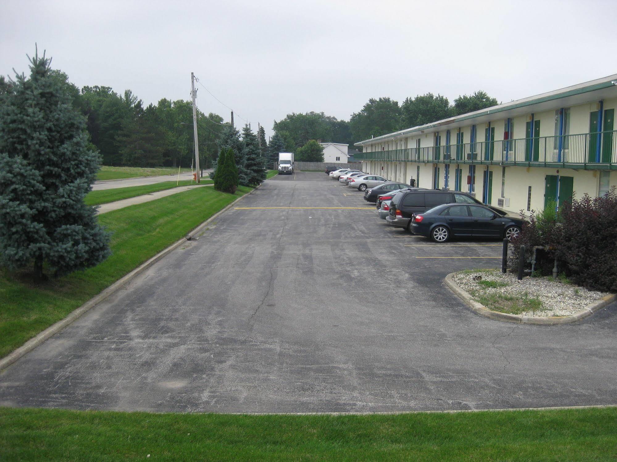 Regency Inn Of Naperville Exterior photo